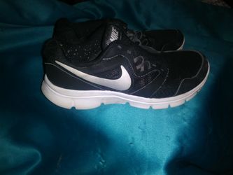 Nike Flex experience rn 3 us size 4.5 Y