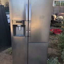 Kenmore 3 Door Fridge 1000$