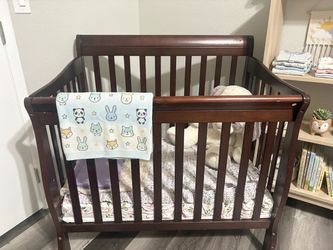 Crib 4-in-1 and mattress