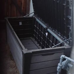 2' x 5' X 22"  DEEP HEAVY DUTY PLASTIC STORAGE BOX 