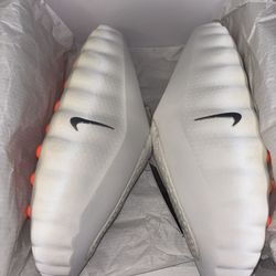 Nike Mind 001 Light Bone Size 11M DS