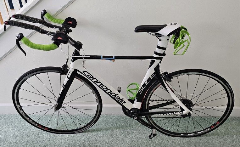 Cannondale Slice Triathlon Bike Tri Bicycle Shimano 105 Carbon Fiber Frame
Located near Beach Blvd and Kernan. Frame size is 54 and carbon fiber. Shi