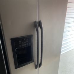 Refrigerator Hot  Point 