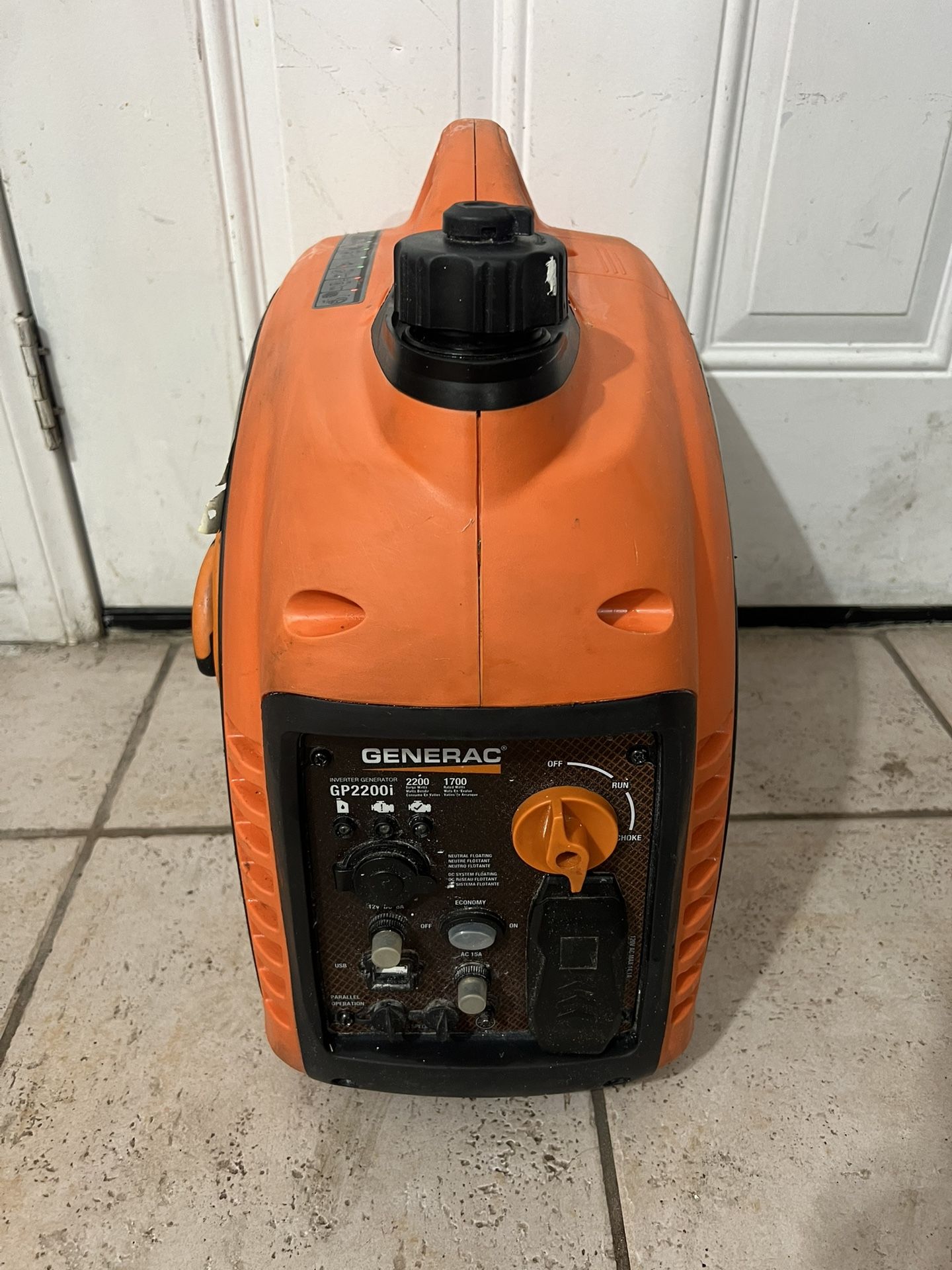 Generac generator, 2200 watts, Hood condition, Work perfectly 