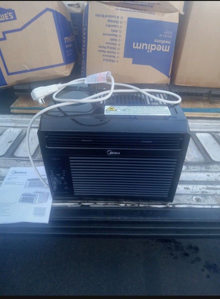 Midea 5,000 BTU 115V Window Air Conditioner with ComfortSense Remote, Black, MAW05R1WBL