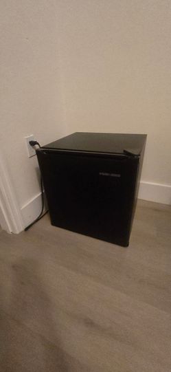 Nevera compacta