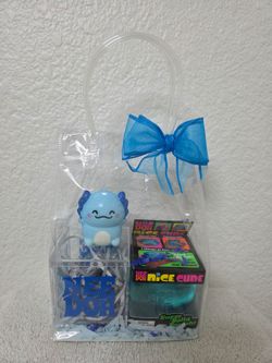 NeeDoh Nice Cube Gift Set
💯 Authentic
Includes:
*Bag
*NeeDoh Nice Cube- Blue
*Custom Storage Container