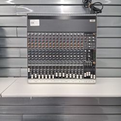 Mackie Mixer 