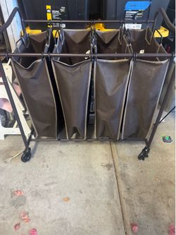 Laundry sorter