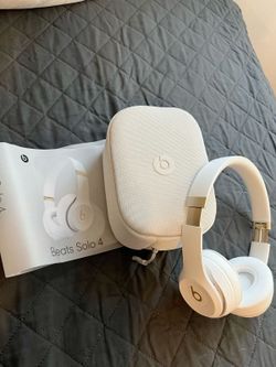 Beats Solo 4s