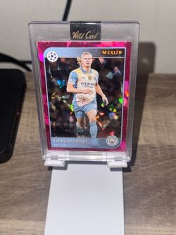 Erling Haaland Merlin UEFA Champions League Pink Crackle Card