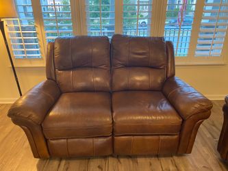Havertys Power Reclining Leather Loveseat