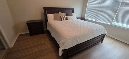 Solid wood king bedroom set