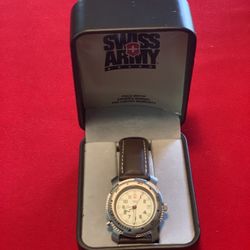 Vintage Victornoix Swiss Army Field Watch- BRAND NEW