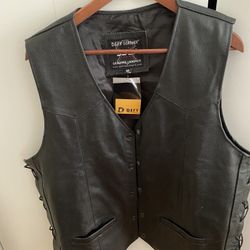 Chaleco Color Negro Cuero Harley David is  Nuevo $ 50.00