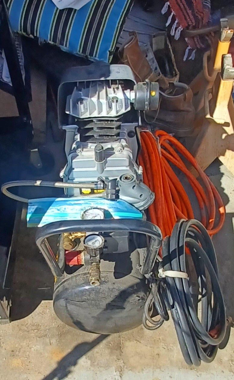 Air Compressor With Hoses