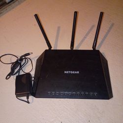 NETGEAR Nighthawk Smart Wi-Fi Router, R6700 - AC1750