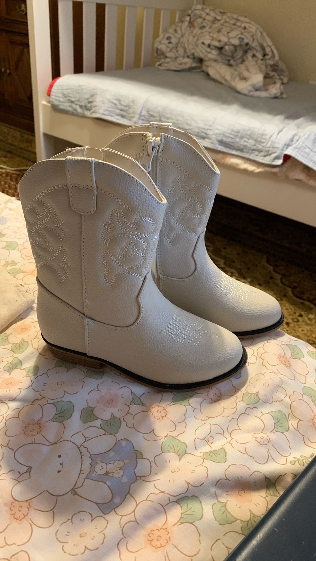 Boots/shoes