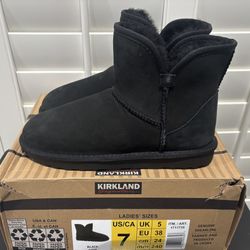 New Kirkland Women's Black Shearling Scalloped Edge Boots (Women’s 7) - $20