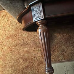 Gorgeous Oval Mahogany Coffee Table 