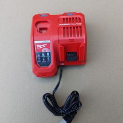 Milwaukee M12/M18 Rapid Charger
