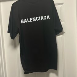 Men’s Black Shirt Generic Size Large 