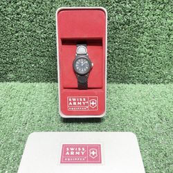 Victorinox Swiss Army Field Watch Quartz 37mm Nylon Strap New. 