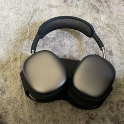 AirPod Max Headphones Good Conditions 