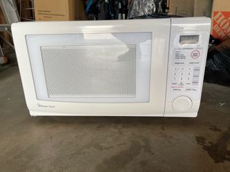 Magic Chef Countertop Microwave - White