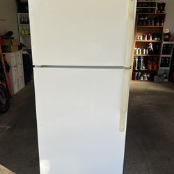 GE Refrigerator