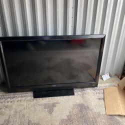 Vizio 47" Class (46.96" Diag.) 1080p LCD HDTV E470VLE