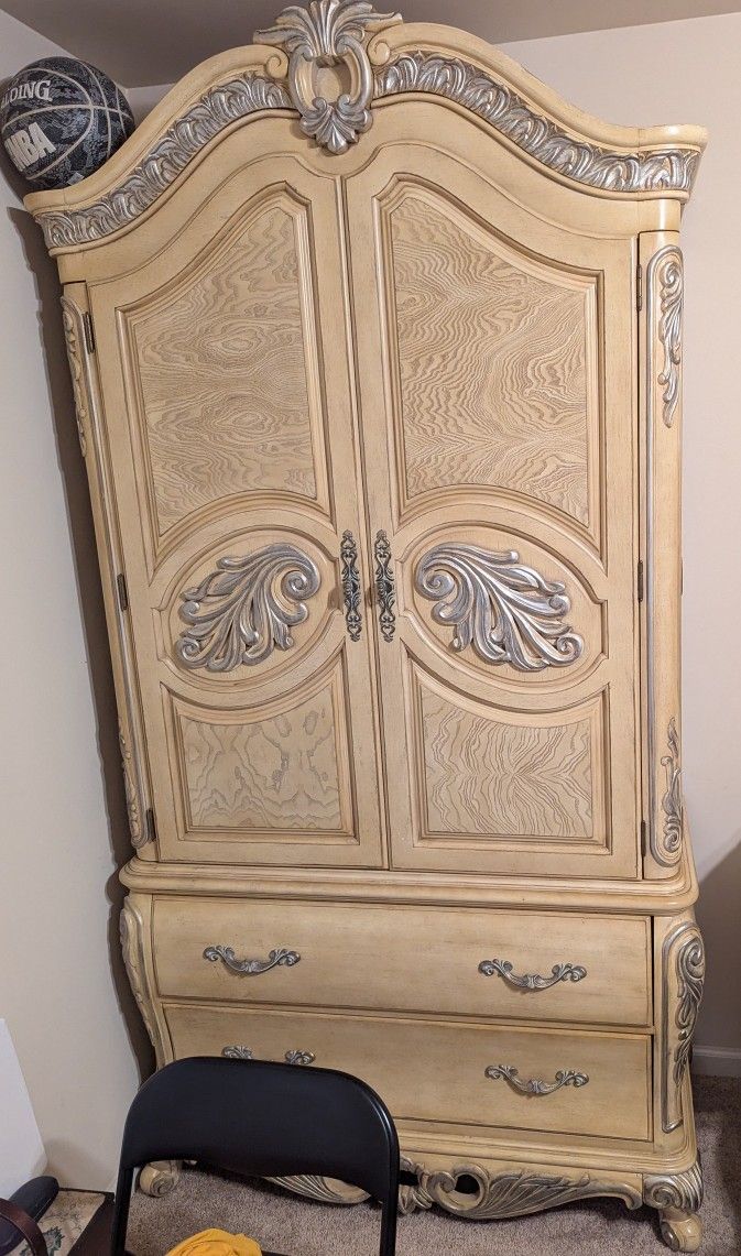 Large Wardrobe / Armoire (solid wood!)