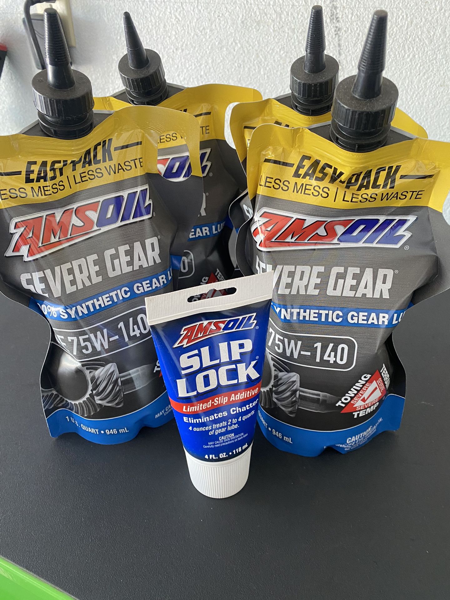 AMSOIL 17-140 (4) Quarts And (1) Slip lock Friction Modifier