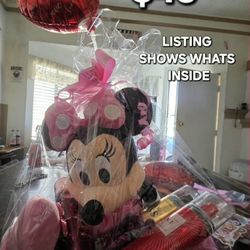 Disneyland Minnie Mouse Valentines Day Plush Gift Set/ Basket 