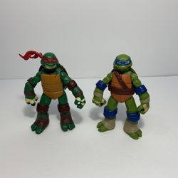 Teenage Mutant Ninja Turtles TMNT Raphael Leonardo Action Figures Playmates Toys