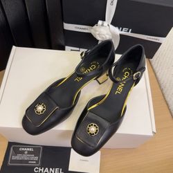 Brand new ladies sandals