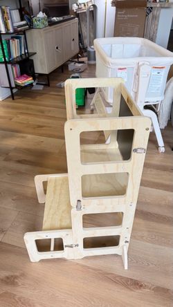BRAND NEW Toddler Tower