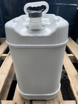 FOOD GRADE 5 Gallon Water containers / jugs