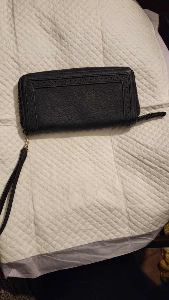 Black Zipper Wallet 