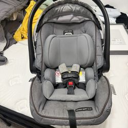Graco Premier SnugRide SnugFit 35 XT, Midtown Collection