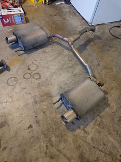 Lexus 2is oem exhaust - axle back part only off a 2006 lexus is350