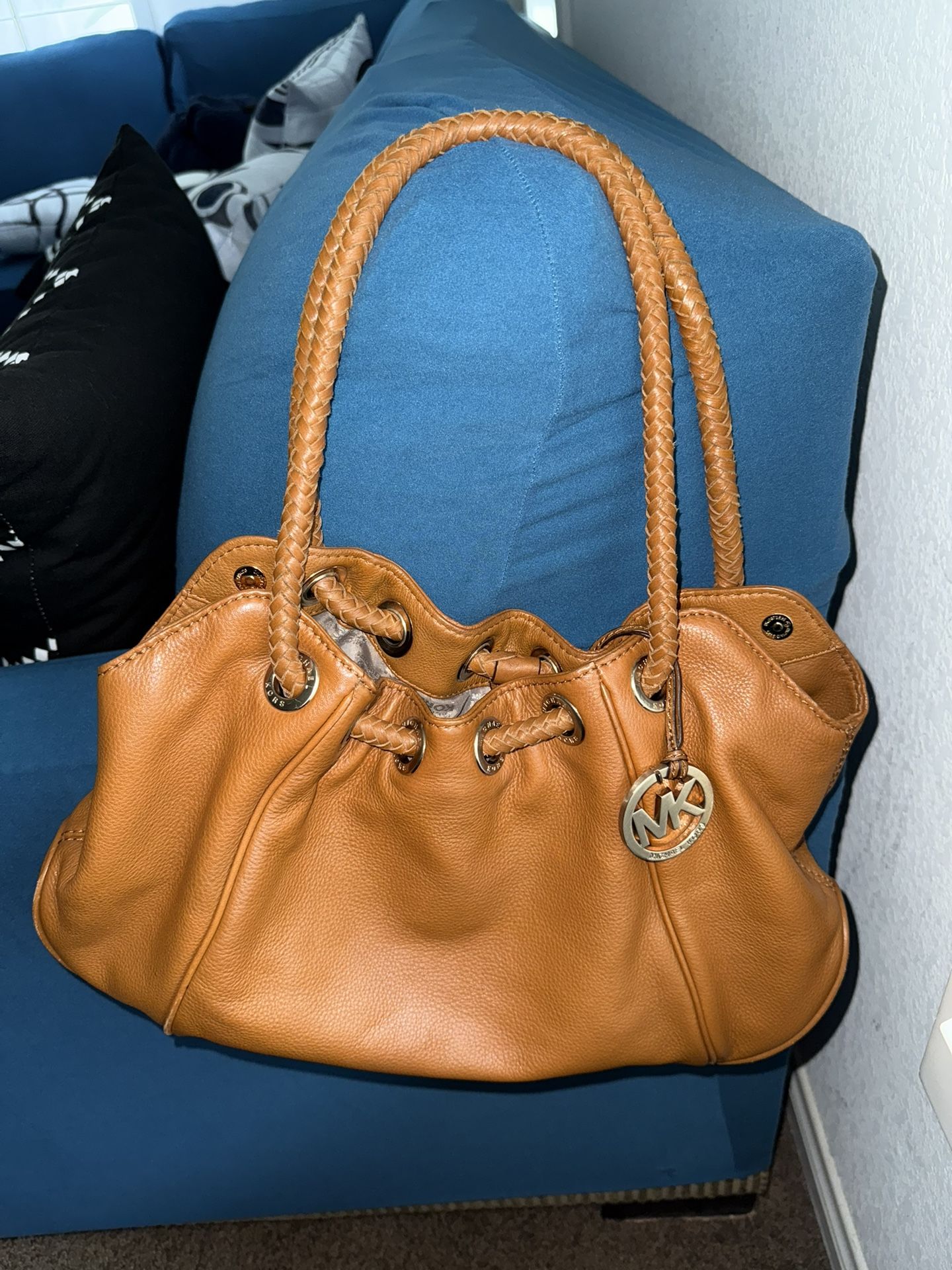 Michael Kors Astor Hobo