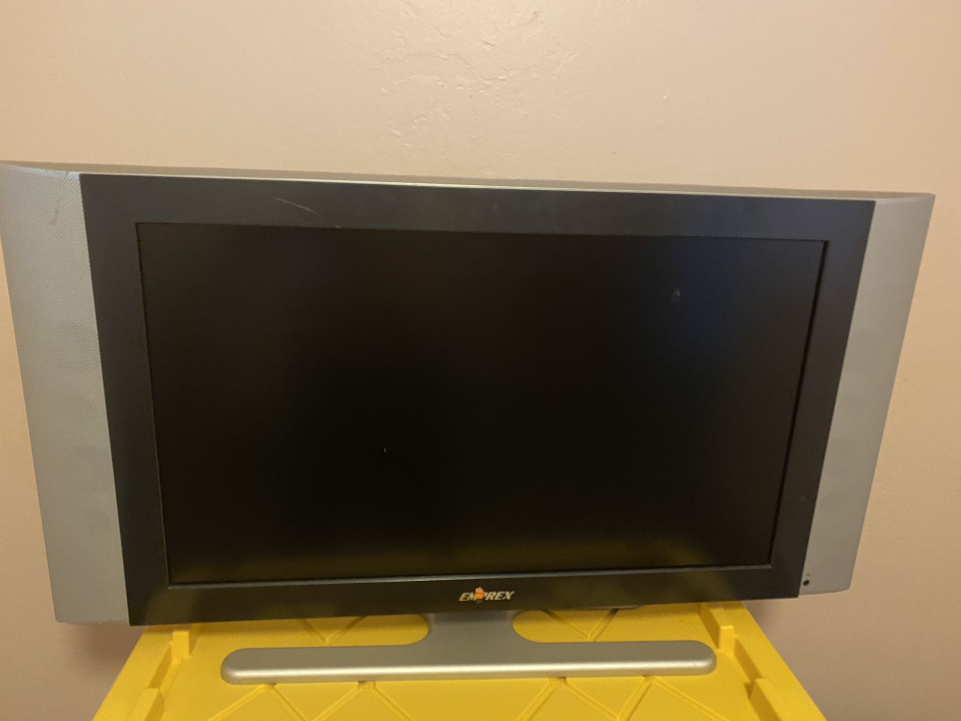 Emprex 32” LCD