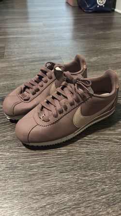 Classic Nike Cortez Mauve