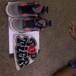 Air Jordan 4 Retro Sneakers