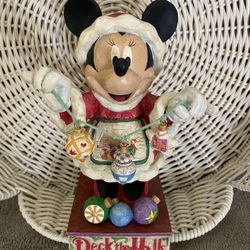 Disney Showcase/Jim Shore “Minnie’s Christmas Cheer” Minnie Mouse figurine
