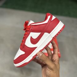 Men’s 8.5, Woman’s 10 - “University Red” Nike Dunk Low’s 🎈