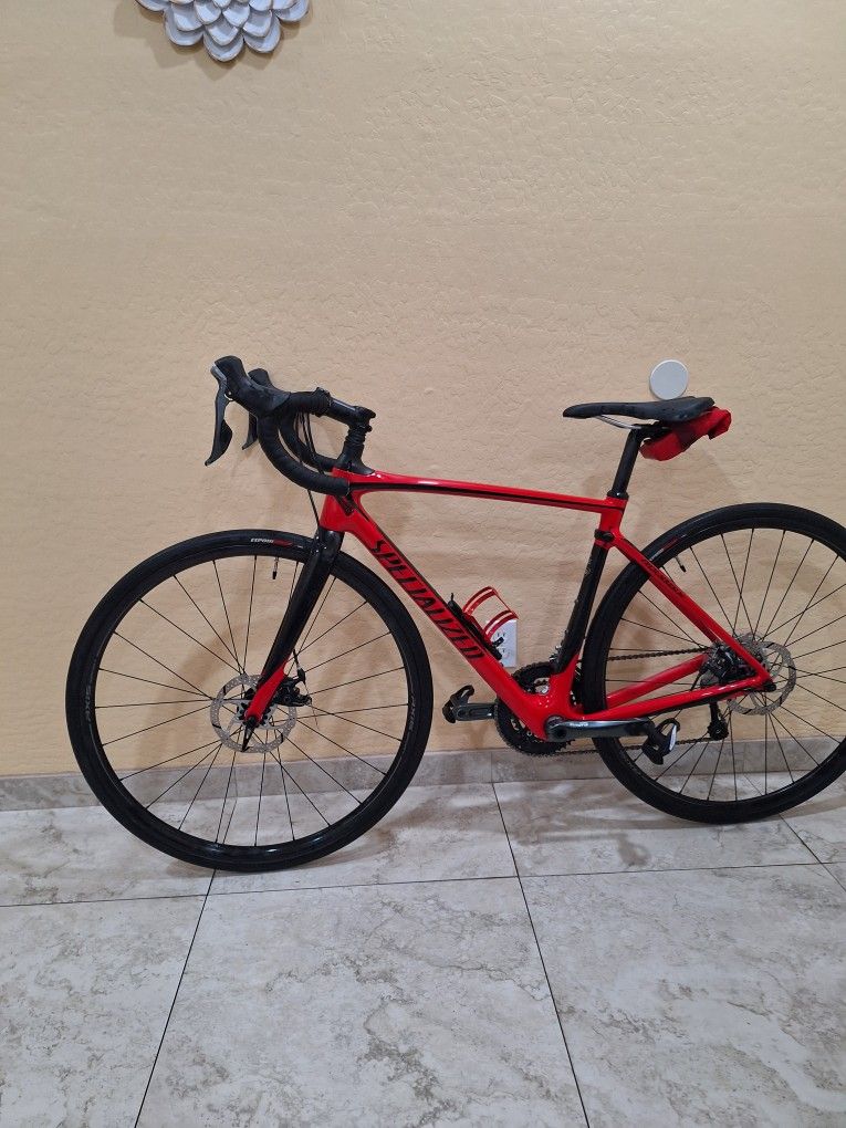 SPECIALIZED ROUBAIX FULL CARBON 52 CM ROAD BIKE DISK BRAKE ( CHECK MY OTHER BIKES)