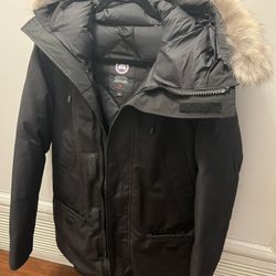 Canada Goose Langford Men’s Size Small Real Coyote Fur