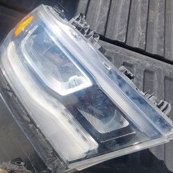 Dodge Ram Laramie 2019-2023  Passenger Side Headlight 